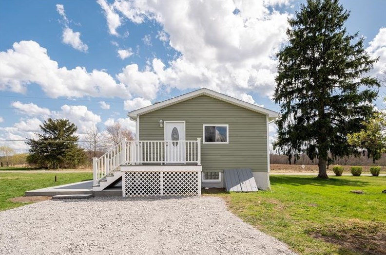 1509 S Darby Rd, Hermitage, PA 16148