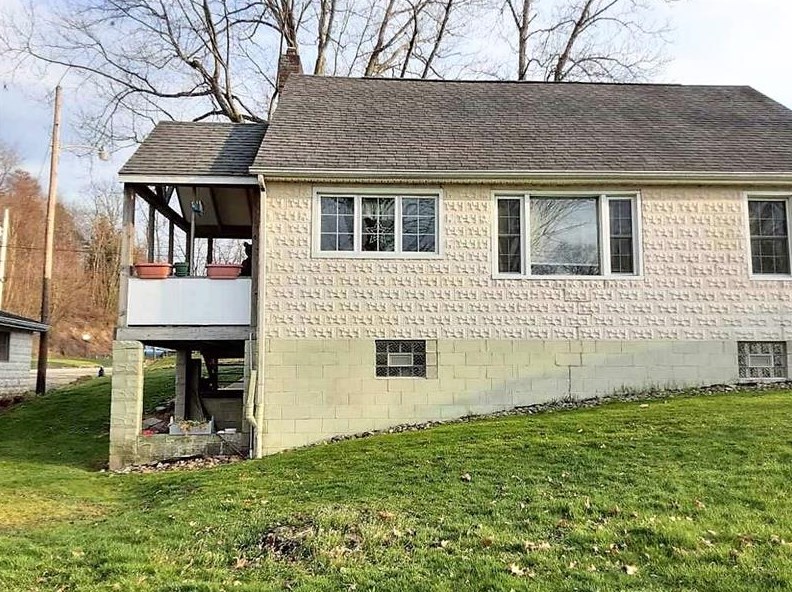 1318 Church Rd, Ford City, PA 16226