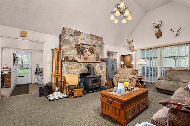 123 Pinetree Ln, Sarver, PA 16055-8705