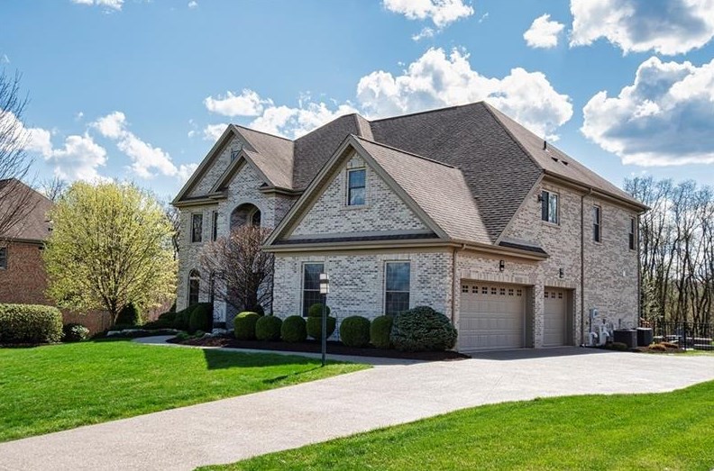 318 Buckingham Dr, Venetia, PA 15367-2382