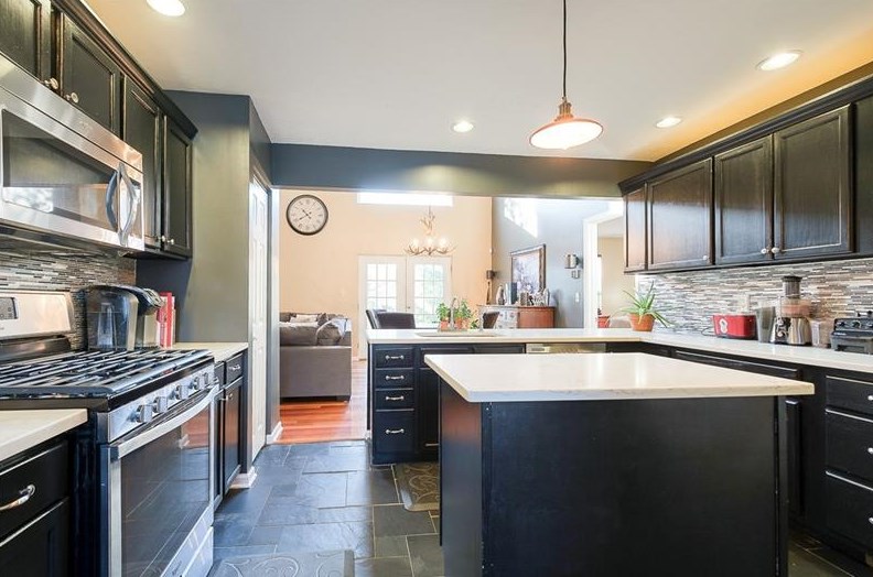 5018 Lea Dr, Cheswick, PA 15024