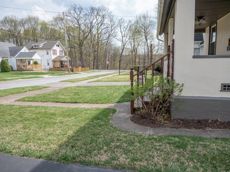 411 March St, Ellwood City, PA 16117-1260