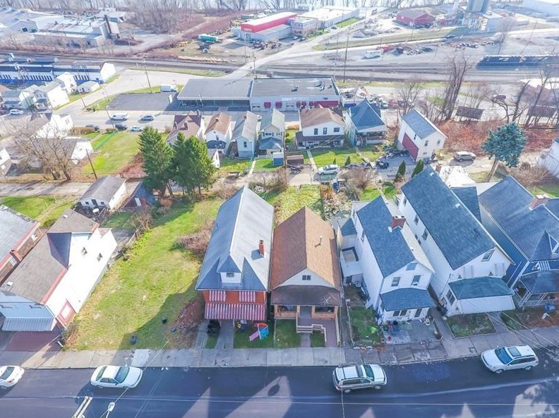 419 W 8th Ave, Tarentum, PA 15084