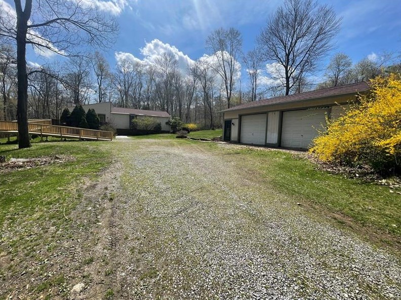 111 Stahlman Ln, Slippery Rock, PA 16057