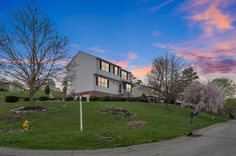 290 Laddie Dr, Washington, PA 15301-1333