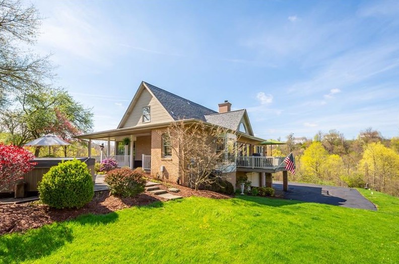 2619 Hilltop Rd, Noblestown, PA 15071
