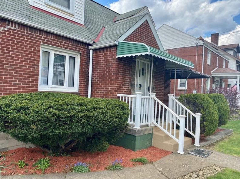 210 Monongahela Ave, Glassport, PA 15045