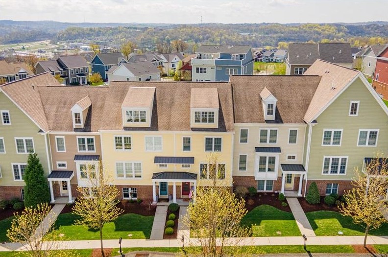 1307 Village Ln South, Bridgeville, PA 15017