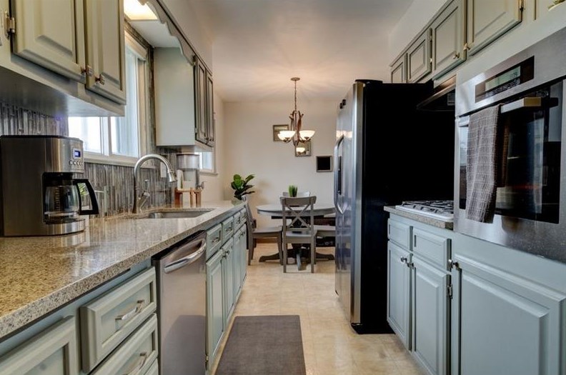 1264 Walnut St, Monaca PA  15061-1131 exterior