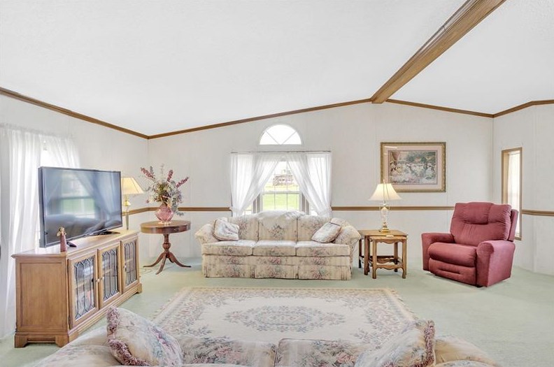 142 Rock Lake Dr, Zelienople, PA 16063