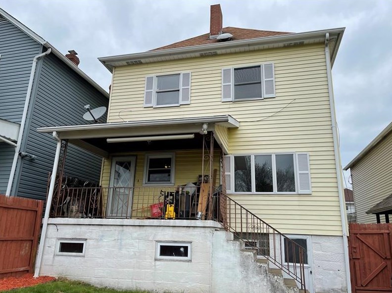 429 Mccrea Ave, Donora, PA 15033-1430