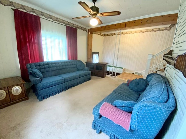 1031 8th Ave, Freedom, PA 15042-1745