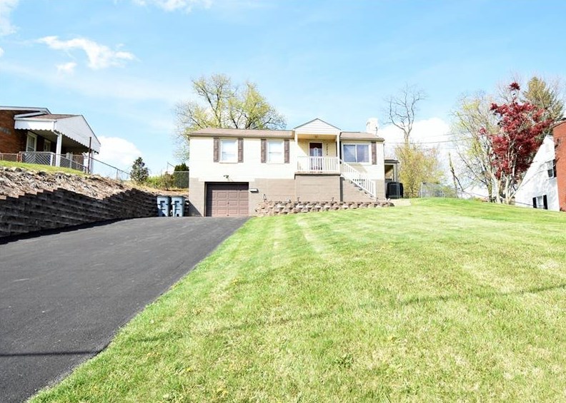 10919 Old Trail Rd, North Huntingdon, PA 15642-2069