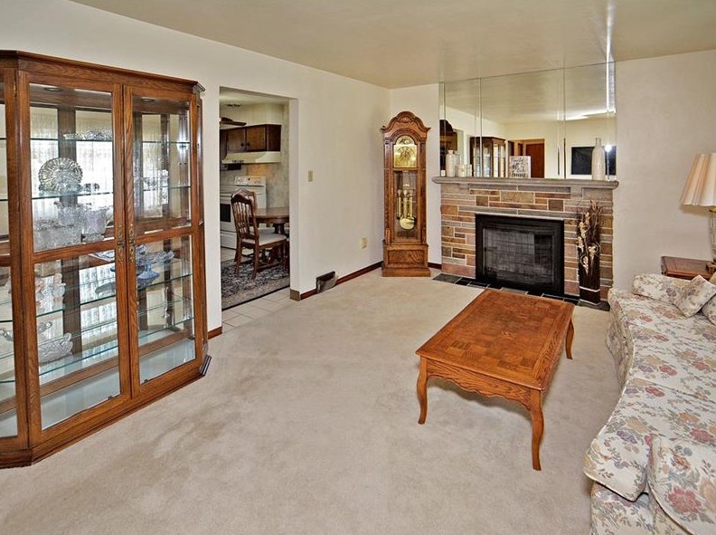 2646 Nixon St, New Kensington, PA 15068