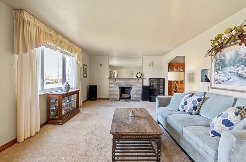1417 Gilmore Dr, Jefferson Hills, PA 15025