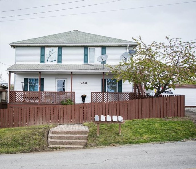 240 Caldwell Ave, Washington, PA 15301-2306