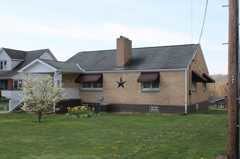 216 Almond St, Sutersville, PA 15083-1077