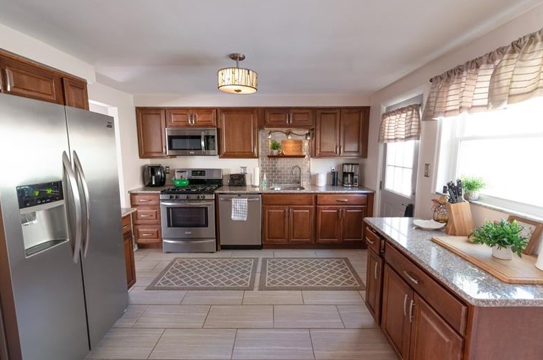 130 Glenhurst Dr, Verona, PA 15147