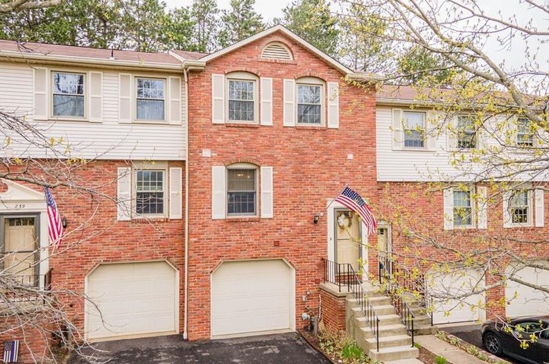261 Scott Ln, Venetia, PA 15367