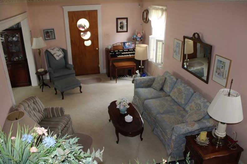 208 E Sheridan Ave, New Castle, PA 16105