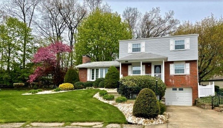 110 Foster Dr, Butler, PA 16001-2790