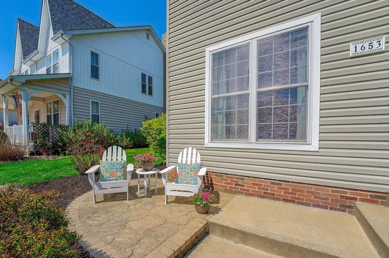 1653 Norman Dr, Sewickley, PA 15143