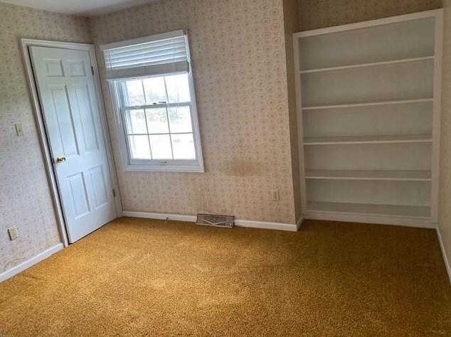 8 Clover Ln, Oliphant Furnace PA  15401-3906 exterior