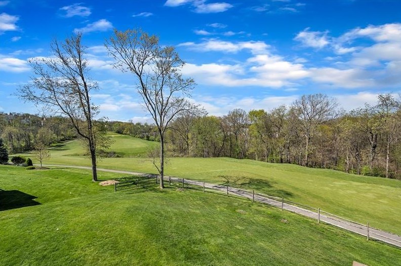 229 Hickory Heights Dr South, Bridgeville, PA 15017