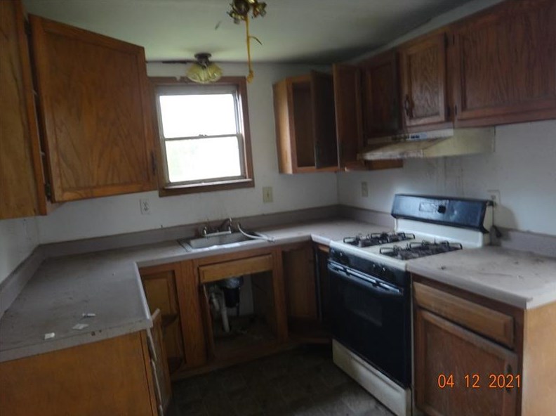 328 N Mercer Ave, Hermitage, PA 16150