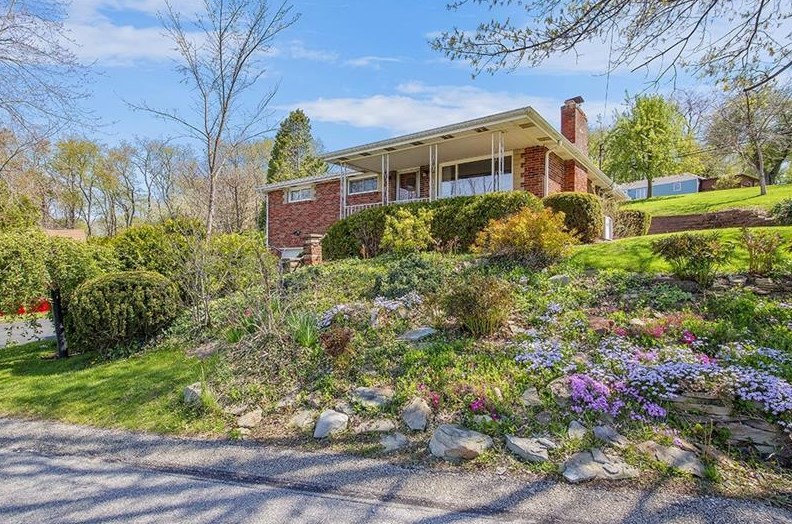 37 Coppola Rd, Cecil, PA 15321