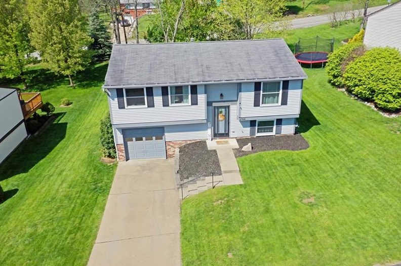 2768 Ravenwood Dr South, Bridgeville, PA 15017