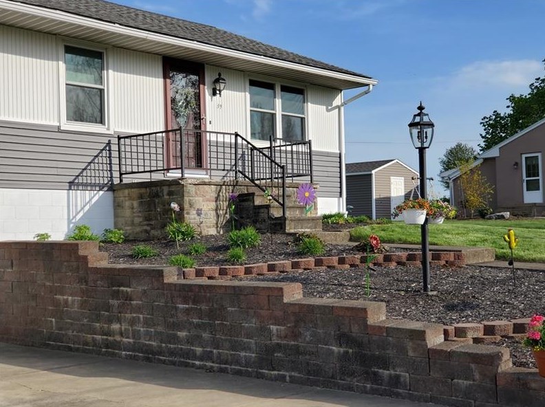 39 Shady Dr, Indiana, PA 15701