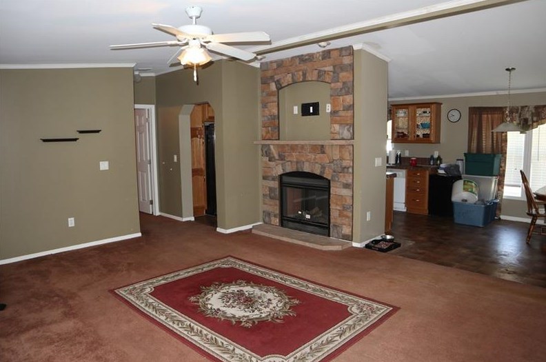 1127 Highland Dr, California, PA 15419