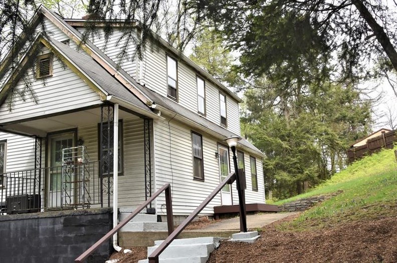524 Thompson Run Rd, Penn Hills, PA 15237