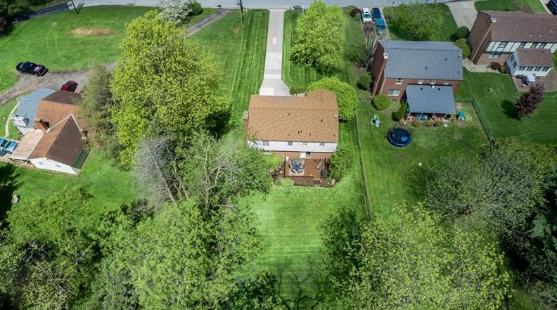 5525 Claytonia Dr, Bethel Park, PA 15102-3601