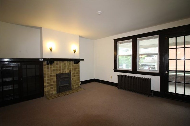 389 Gross St Apt 2, Pittsburgh, PA 15224