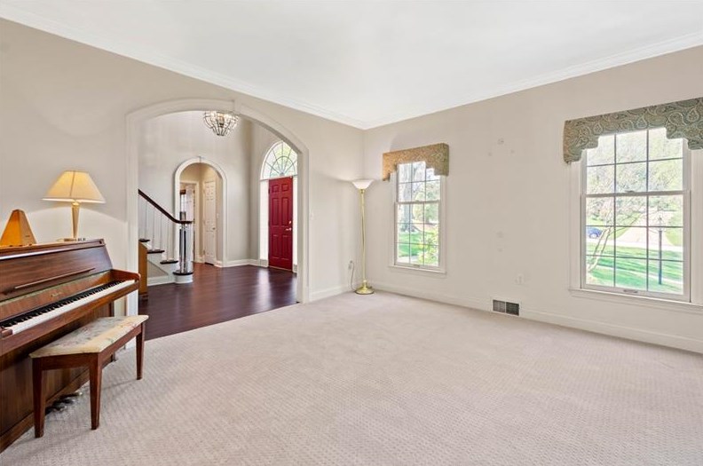 85 Nancy Dr, Canonsburg, PA 15317