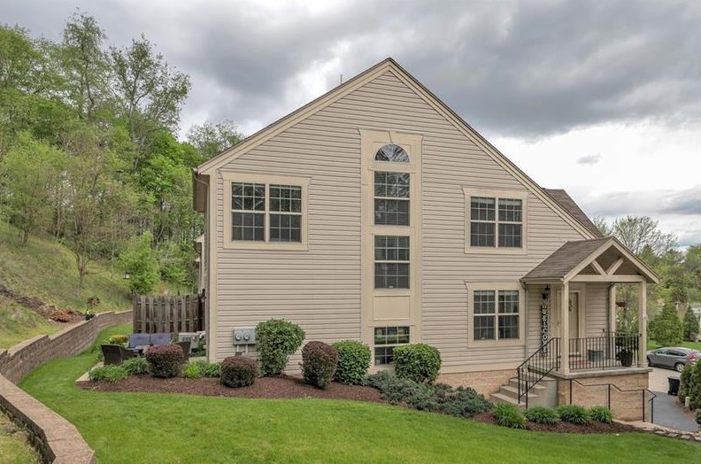 501 Berrington Ct, Bethel Park, PA 15102-3137