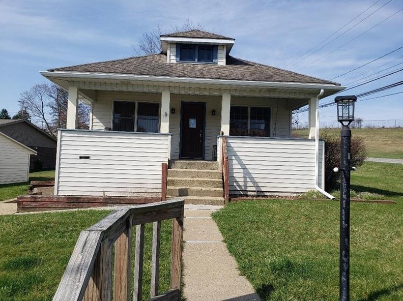 102 Brady Ave, Beaver Falls, PA 15010-1260