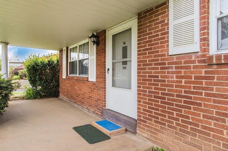 210 Seanor Rd, North Huntingdon, PA 15642-9441