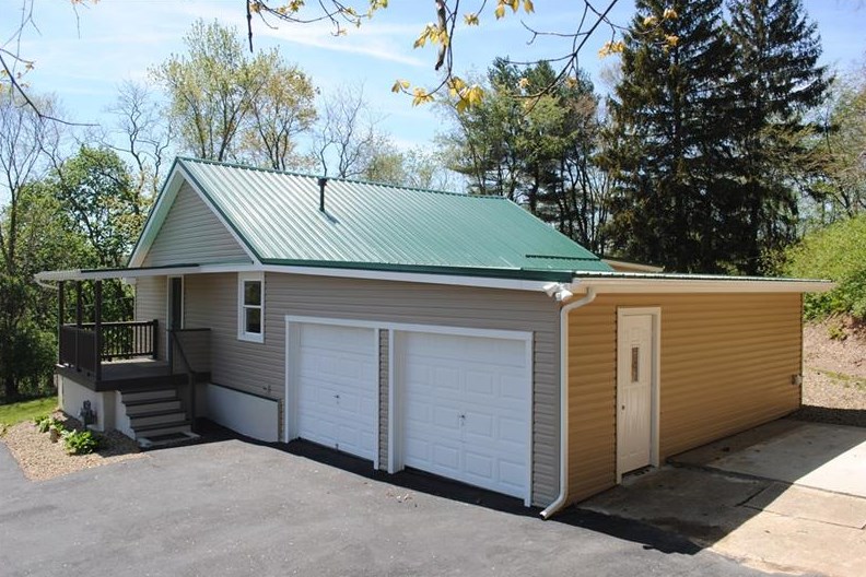 317 Trailer Blvd, New Kensington, PA 15068