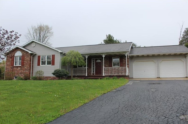 310 Pleasant View Dr, Kittanning, PA 16201-7156
