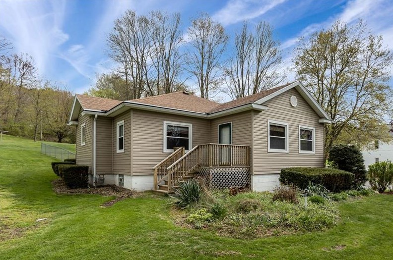 165 Petrolia St Karns City, Karns City, PA 16041