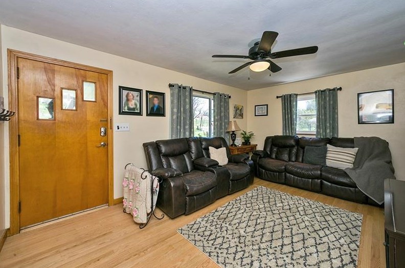 1904 Grange Rd, North Charleroi, PA 15022