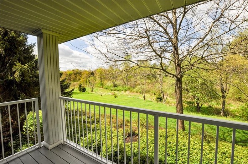 421 Crisswell Rd, Butler, PA 16002-0611