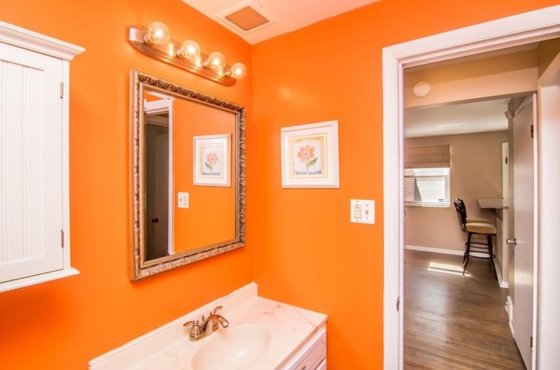 1616 Edgewood Ave, Moon Twp PA 15108-2103 exterior