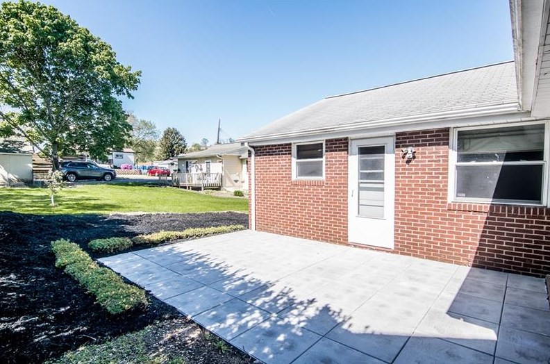 1616 Edgewood Ave, Moon Twp PA 15108-2103 exterior