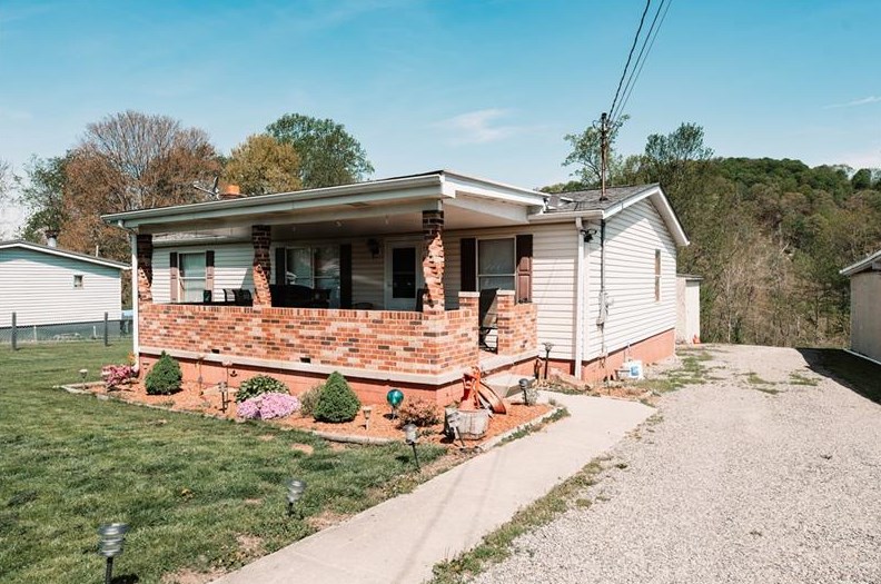 403 Moween Rd, Saltsburg, PA 15681