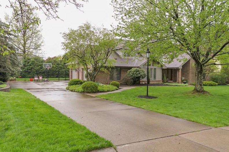 1803 N Villa Dr, Gibsonia, PA 15044