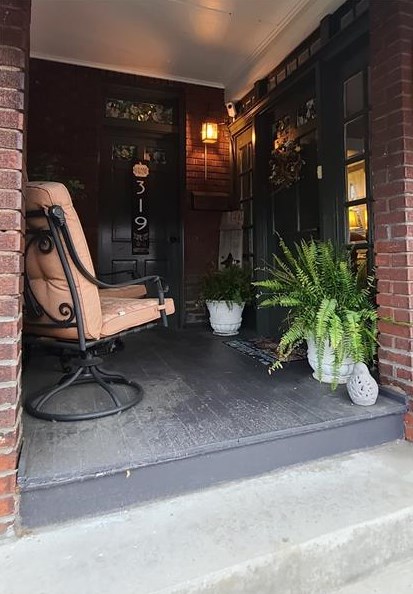 319 Sycamore St, Vandergrift, PA 15690